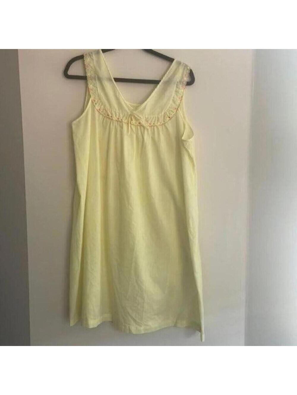 🇺🇸Vintage 1960s Yellow V Neck Embroidered Sleeveless Nightgown Pajama Lingerie
